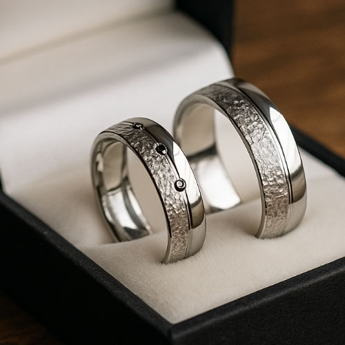Jak Ola i Michał znaleźli swoje wymarzone obrączki tytanowe z czarnymi brylantami – i to bez wychodzenia z domu!